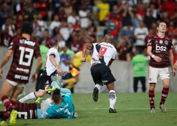 Ex-Vasco vive fase artilheira no Náutico