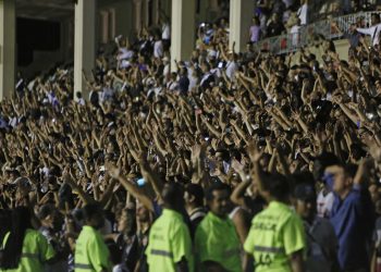 Vasco tem prejuízo milionário com portões fechados; veja valor