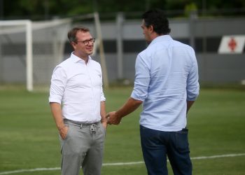 Orçamento não é liberado e Vasco não consegue contratações, diz jornalista