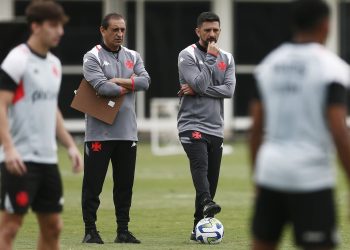 Vasco ganha dois reforços para enfrentar o Atlético-MG