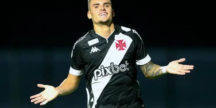 Gabriel Pec se consolida como jogador mais decisivo do Vasco