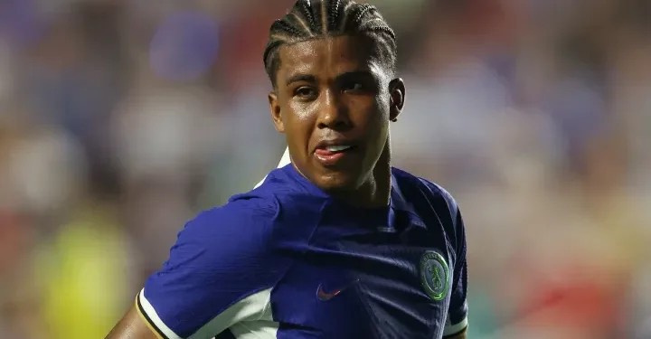 Ex-Vasco, Andrey Santos não deve ser emprestado e pode ganhar chances no Chelsea