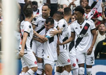 Associação, SAF e torcida: Vasco faz 125 anos em momento de paz