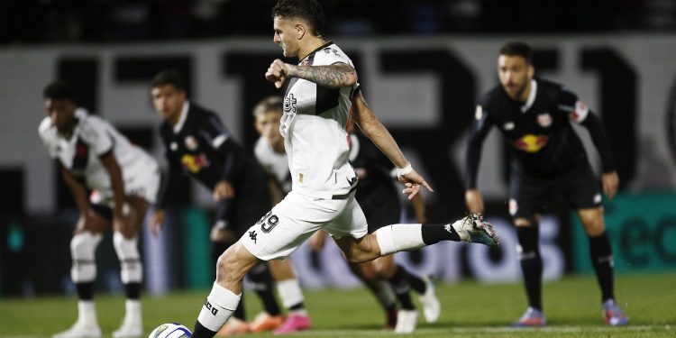 Com gol de Vegetti, Vasco empata com o Bragantino