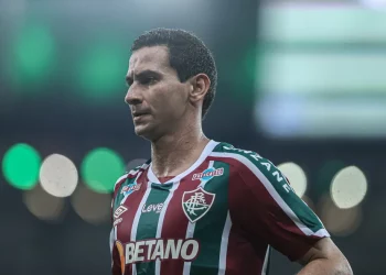 Ganso faz Fluminense passar grande vergonha sobre o Maracanã