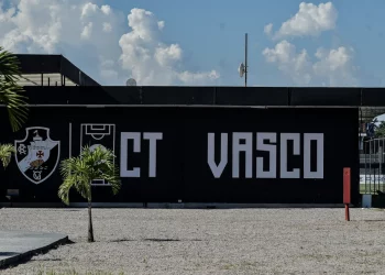 Juninho Pernambucano, Ricardo Gomes e Pedrinho no Vasco? Entenda possível movimento do clube