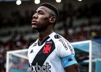 Léo sobre deixar de ser capitão: "A liderança vai além de carregar uma faixa"