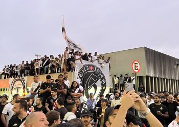 Recepção de torcida do Vasco a Payet repercute no mundo inteiro