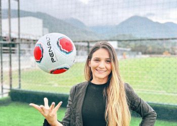 Vasco contrata psicóloga do Flamengo