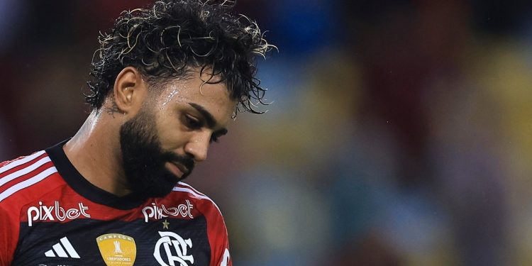 Torcida do Vasco zoa eliminação do Flamengo na Libertadores