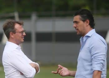 Vasco acerta contratação de última hora e corre para inscrever atacante