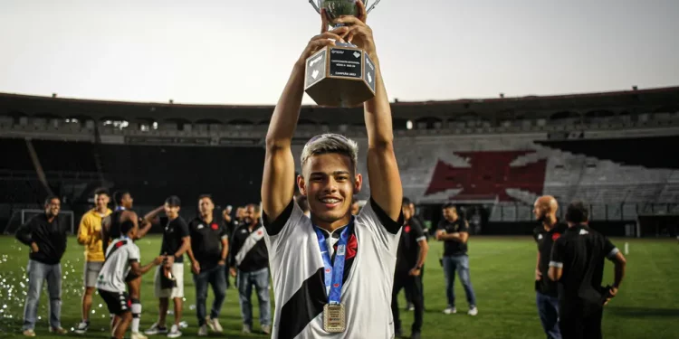 Vasco está perto de renovar com joia Ray; confira multa e detalhes