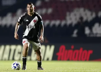 Vasco vai precisar enfrentar o Fluminense com dois desfalques importantes