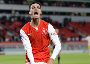 Veja lances de Alan Soñora, meia desejado pelo Vasco