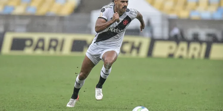 Vasco: Saiu o resultado dos exames de Gabriel Dias; veja a situação