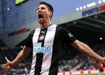 Vasco quer zagueiro que disputou Copa do Mundo