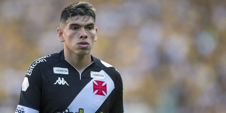 Vasco vende parte dos direitos de Palacios; Paulo Bracks esclarecerá situação em coletiva