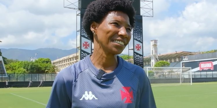 Pretinha, ex-Vasco, será homenageada na Calçada da Fama do Maracanã