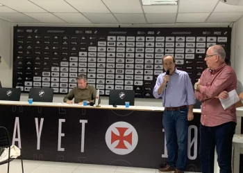 Vasco faz reunião e cria força-tarefa para reabrir São Januário