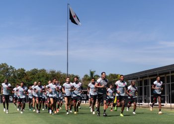 Vasco ganha retorno importante para clássico contra o Fluminense