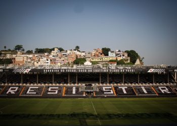 Emocionante! Estádio do Vasco, São Januário amanhece com faixas: "Clube do povo"