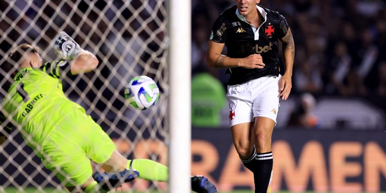 Vasco: Jogador surpreende e publica carta fazendo pedido especial