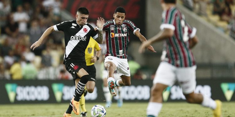 Veja arbitragem de Vasco x Fluminense; árbitro é pesadelo do tricolor