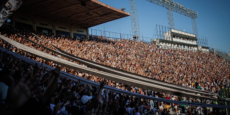 Vai ferver! Ingressos para Vasco x Coritiba estão esgotados