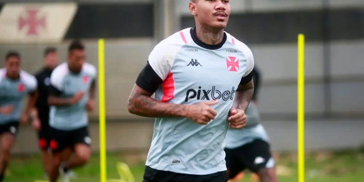 Confira como está a situação contratual de Zé Gabriel, destaque do Vasco