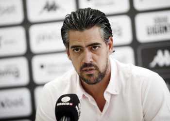 Vasco sofre transfer ban por falta de pagamento; entenda