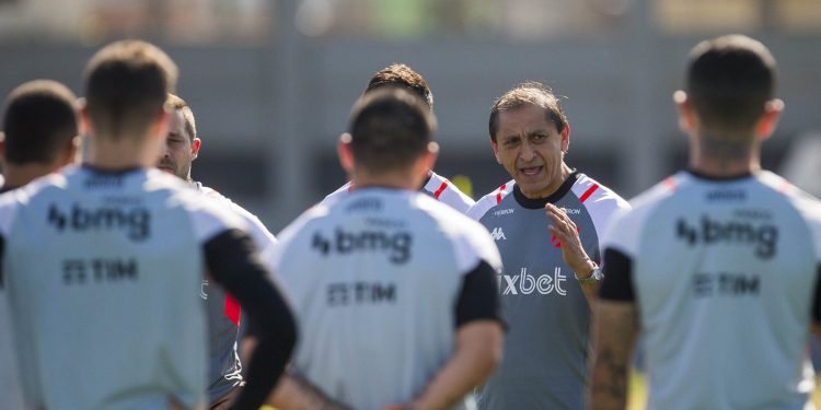 Após recuperar Zé Gabriel, Ramón Díaz quer resgatar novo jogador no Vasco; confira