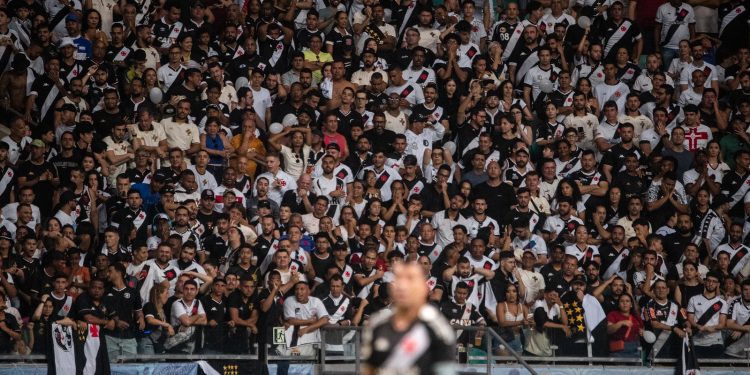 Torcida do Vasco esgota ingressos para jogo contra o América-MG