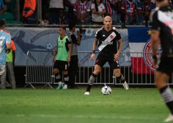 Maicon ganha confiança de Ramón Díaz e deve continuar como titular no Vasco