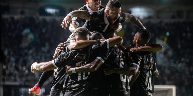 Chances de rebaixamento do Vasco caem drasticamente