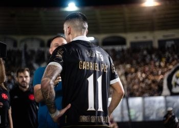 Vasco recusa proposta por Gabriel Pec e atacante vira peça-chave de Ramón Díaz