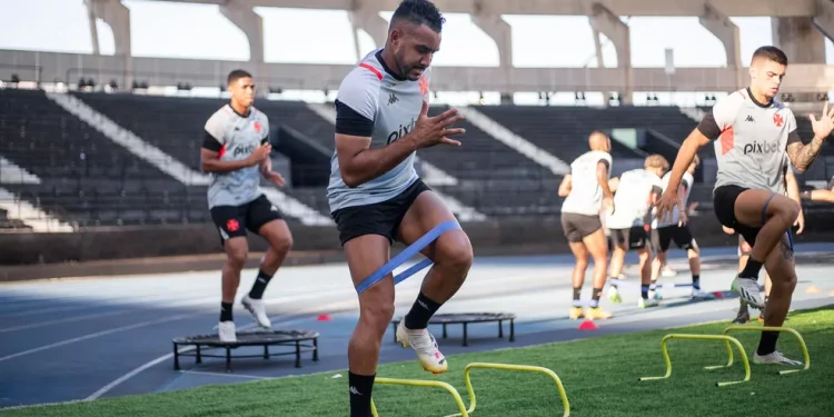 Vasco treinou no Nilton Santos visando clássico contra o Fluminense