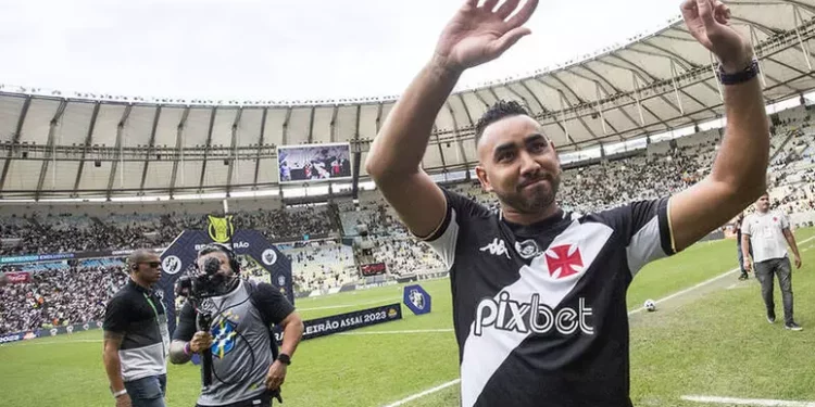 Aumento de receitas e exposição da marca: veja como foi o primeiro mês de Payet no Vasco