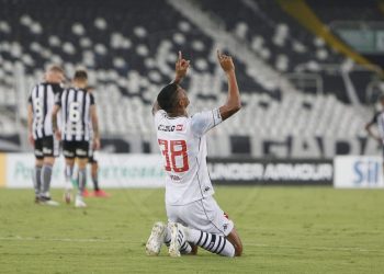 URGENTE! Ex-Vasco é banido do futebol pela FIFA pelo resto da vida