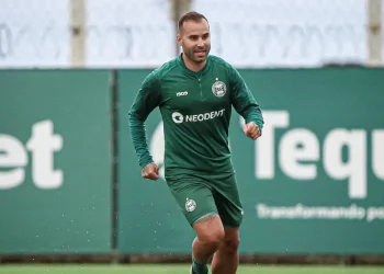 Ex-Real Madrid quer fazer gol contra o Vasco