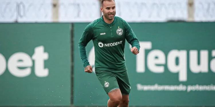 Ex-Real Madrid quer fazer gol contra o Vasco