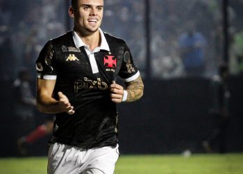 Gabriel Pec faz ótima temporada no Vasco e times da Europa abrem o olho