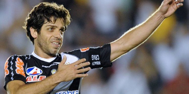 50 fatos sobre Juninho Pernambucano, ídolo do Vasco; confira