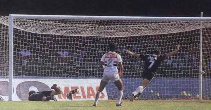 "Não é pra qualquer um" Ídolo do Vasco viraliza após provocar o Flamengo