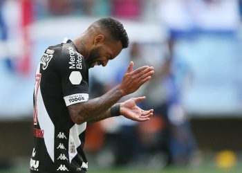 Salário de Alex Teixeira no Vasco é surpreendente