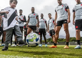 Torcida do Vasco toma decisão que vai emocionar todos os torcedores do futebol brasileiro