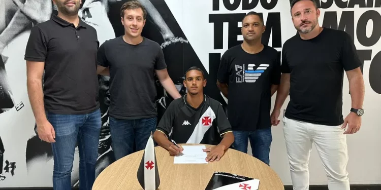 Vasco assina contrato com jogador avaliado em R$ 200 milhões