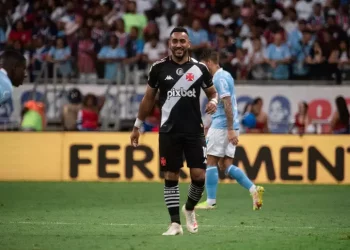 Vasco: confira quem deve sair do time para Payet ser titular