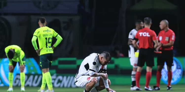 Roteiro vem sendo comum nos jogos do Vasco dentro do Campeonato Brasileiro, independente de treinador que esteja no comando