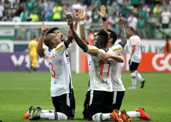 Vasco vive roteiro parecido com de 2015 e espera final feliz