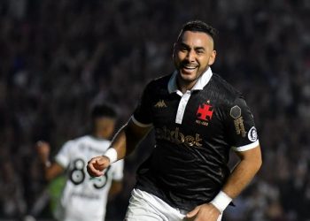 Estreia de Payet no Vasco como titular tem assistência e goleada